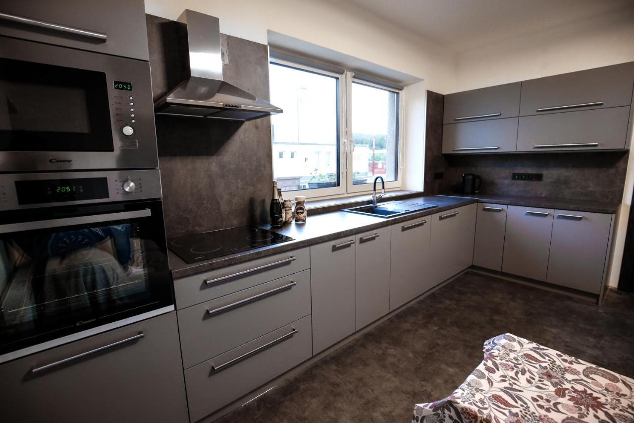 Apartman Devade Se Dvema Loznicemi A Wifi Pripojenim Trutnov Extérieur photo