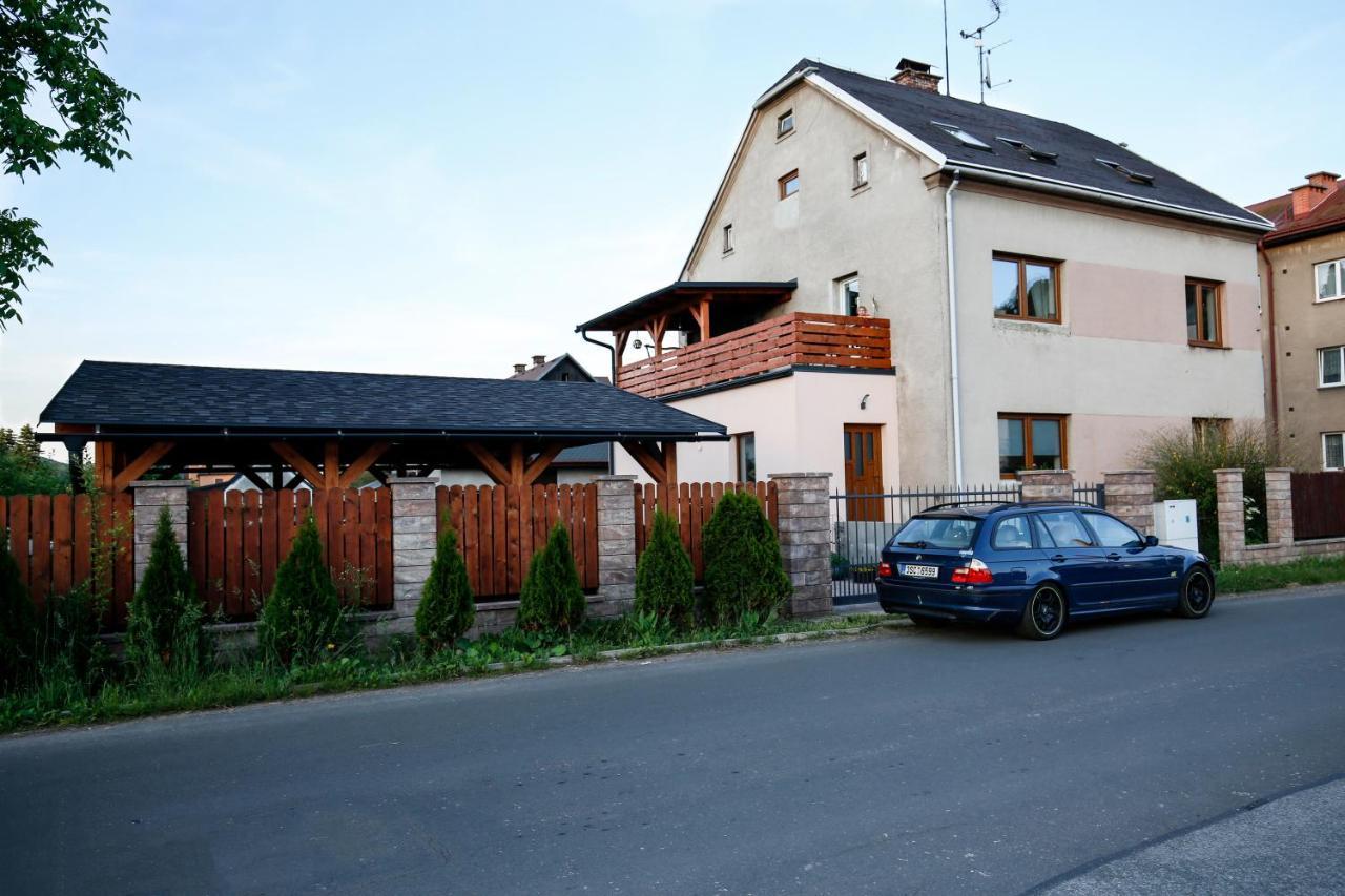 Apartman Devade Se Dvema Loznicemi A Wifi Pripojenim Trutnov Extérieur photo