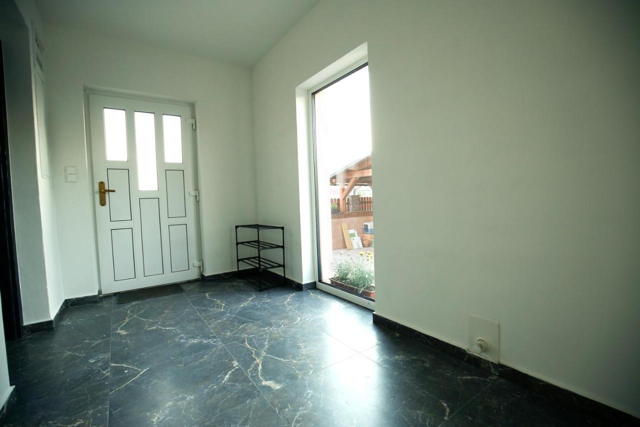 Apartman Devade Se Dvema Loznicemi A Wifi Pripojenim Trutnov Extérieur photo