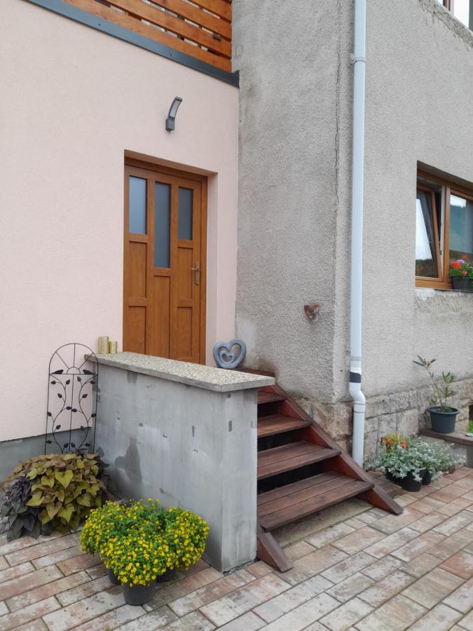 Apartman Devade Se Dvema Loznicemi A Wifi Pripojenim Trutnov Extérieur photo